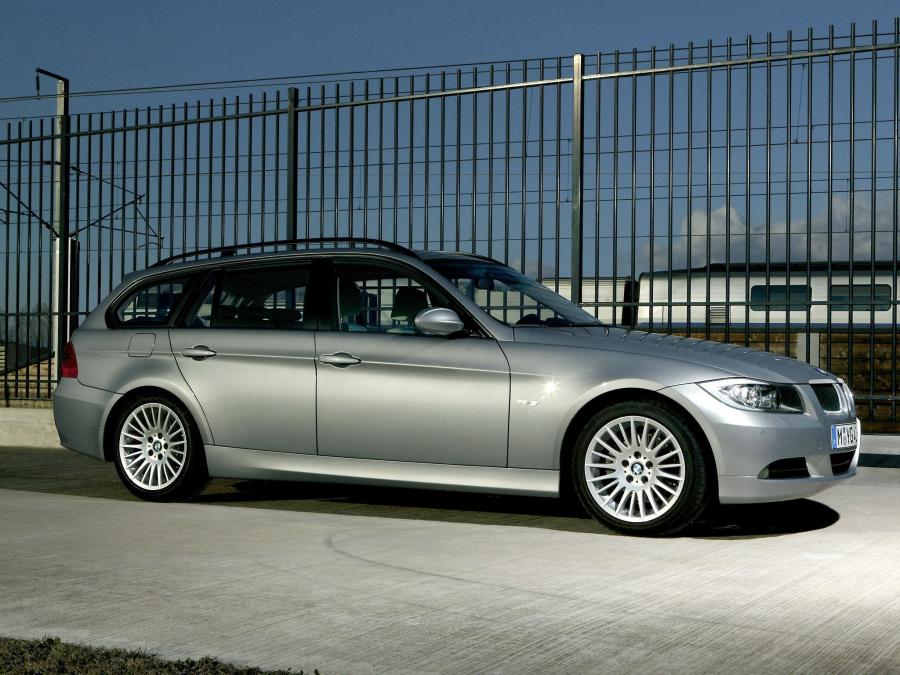  BMW 320d Touring 2006 года  (фото 1 из 16)